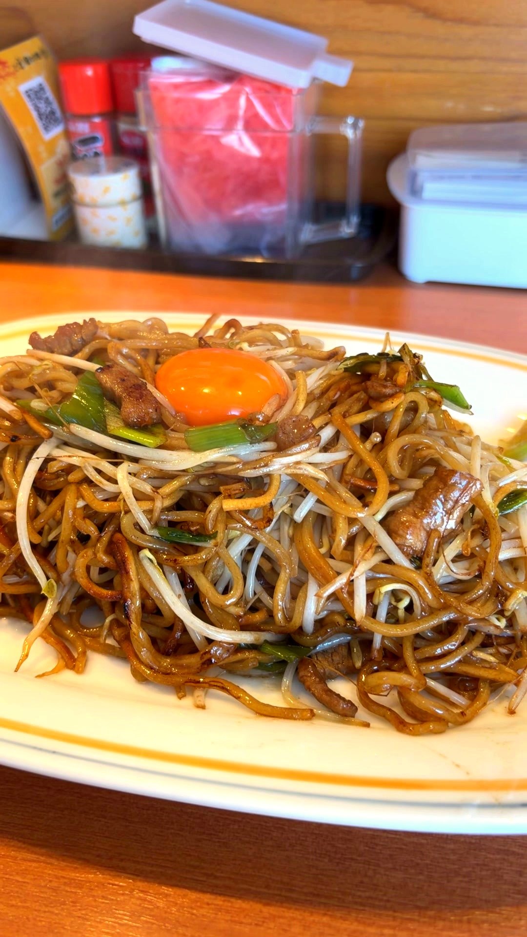 想夫恋の焼きそば 生たまごのせ