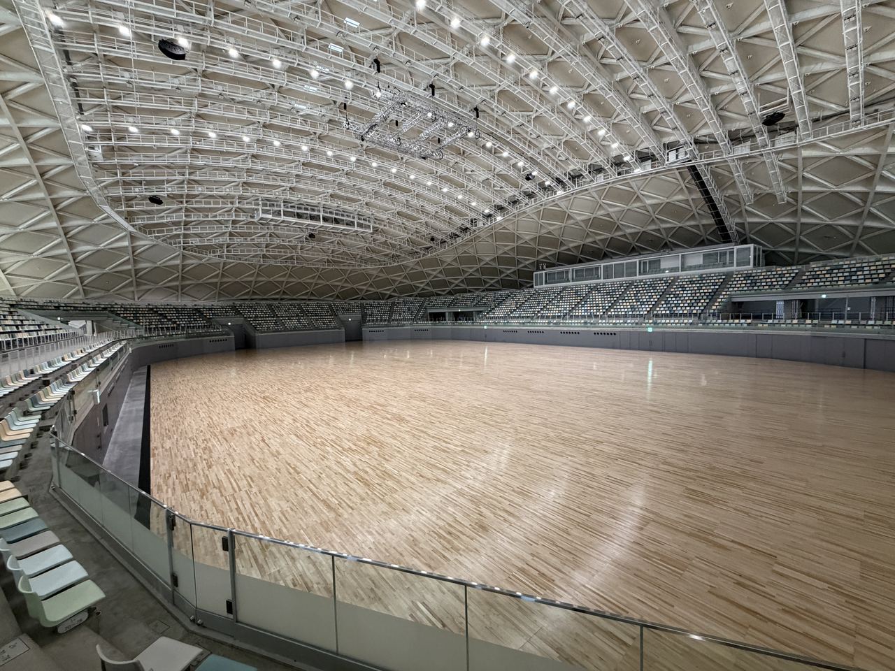 あなぶきアリーナ香川の広いホール内部