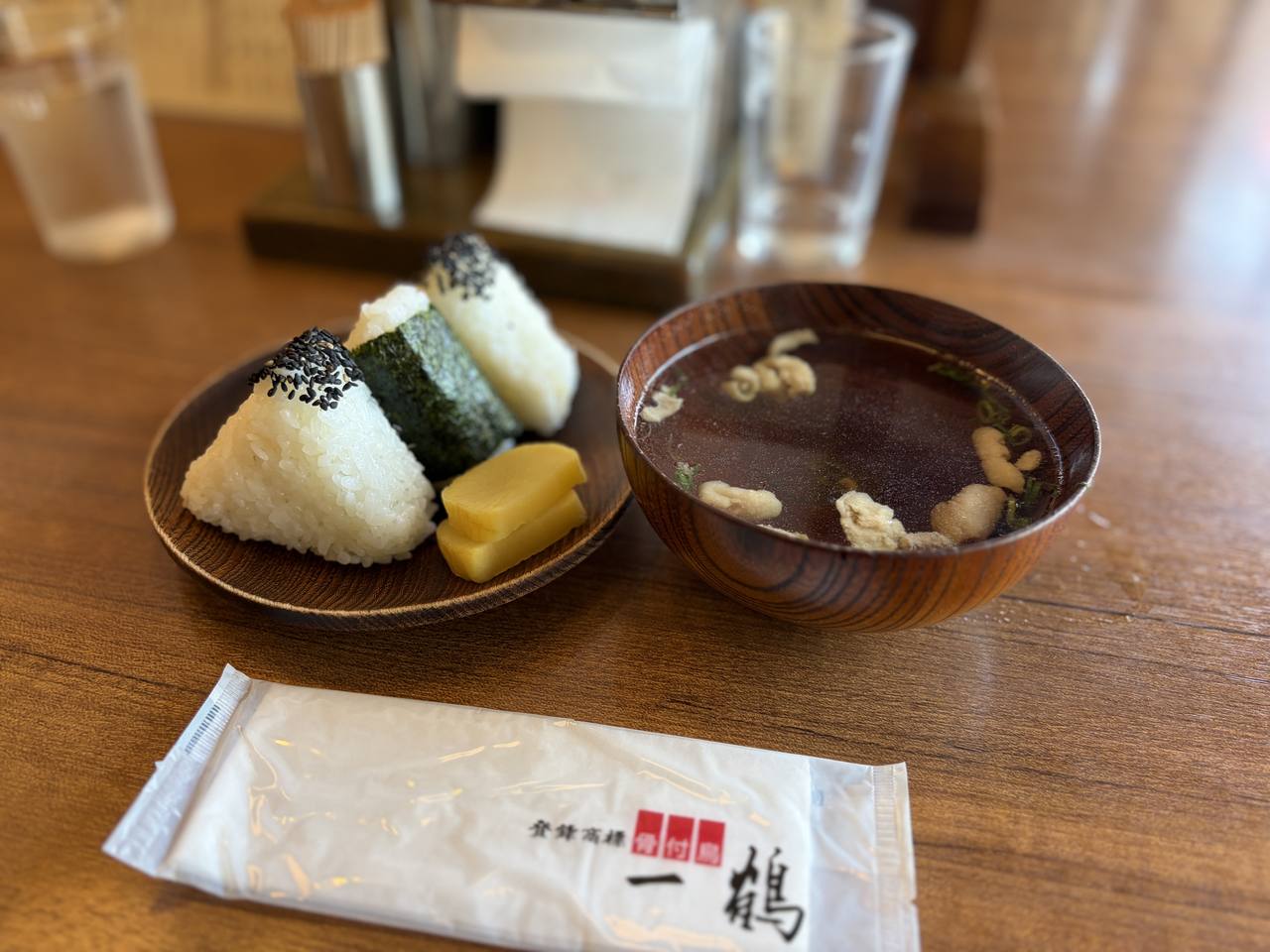 一鶴のおにぎりと鶏スープ