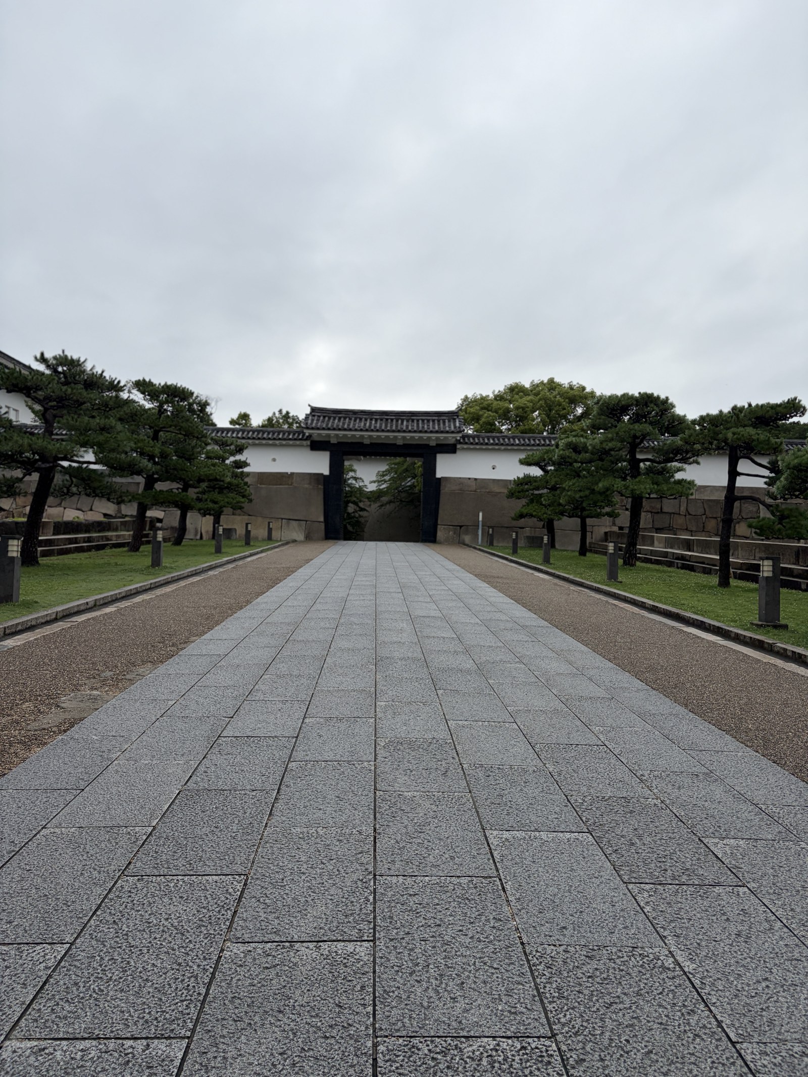 本丸広場へ向かう道
