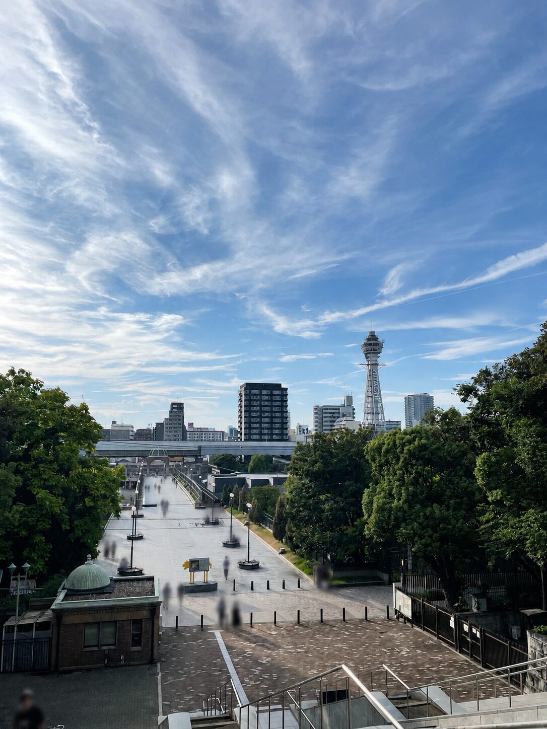 大阪市立美術館から見た通天閣