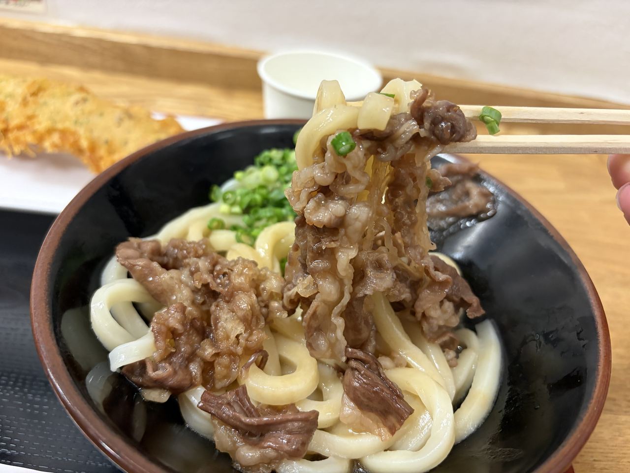 三徳の肉ぶっかけうどん（温）