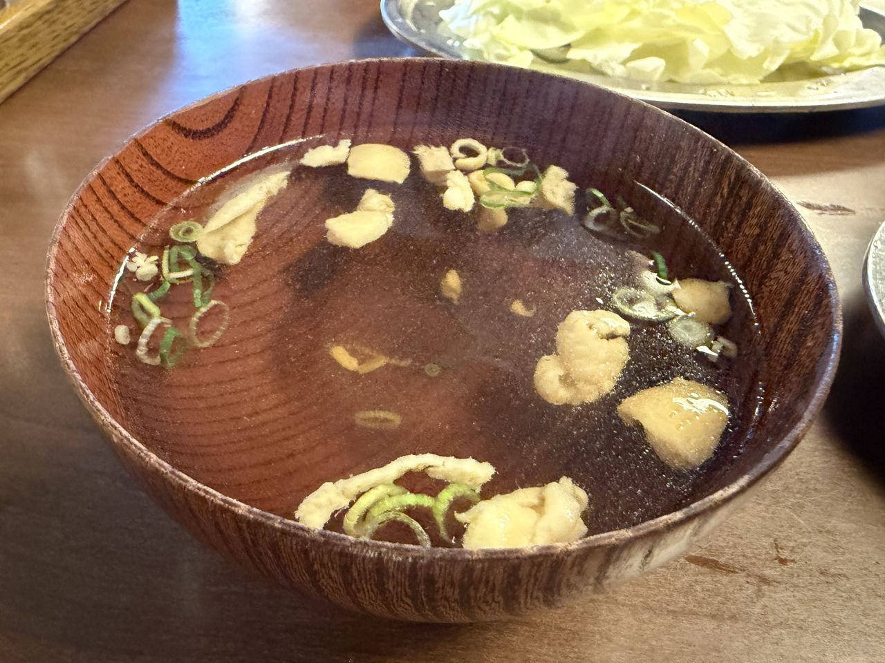 おむすびに付く鶏のスープ