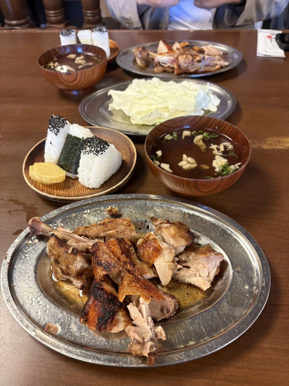 ひなどり・おむすび・鶏スープ・キャベツの料理全体
