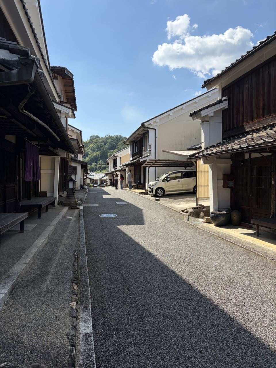 駐車場から見下ろす内子の街並み